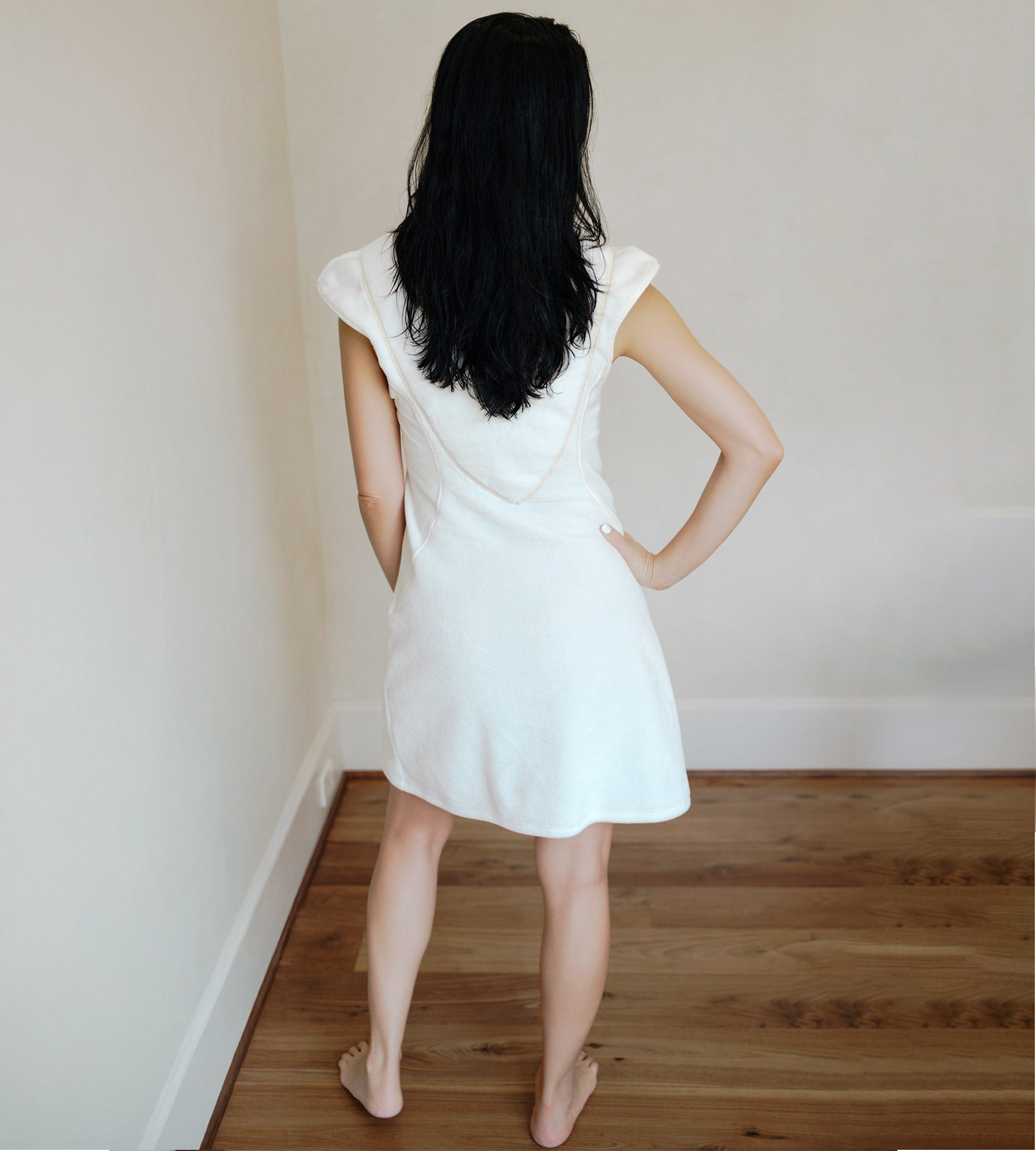 Back view of RoMia24 luxury robe alternative for women - air dry hair design