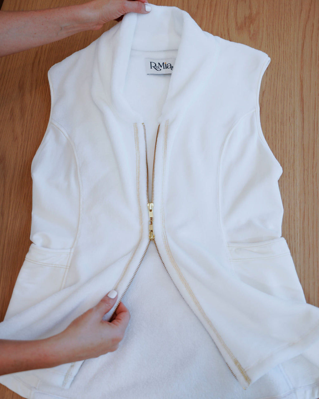 PSV zip up luxury  front detail